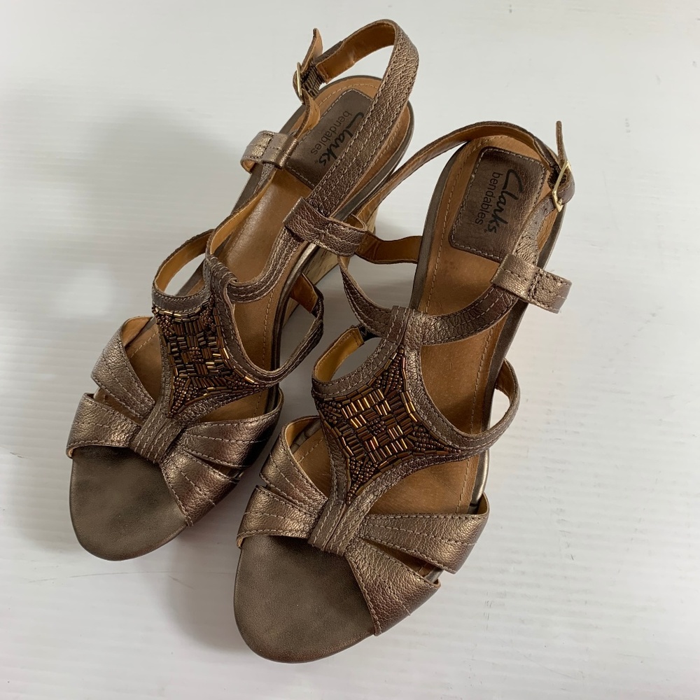 Clarks Bendables Women's Wedge Sandals Size 9 Bronze Gold Metallic Beaded